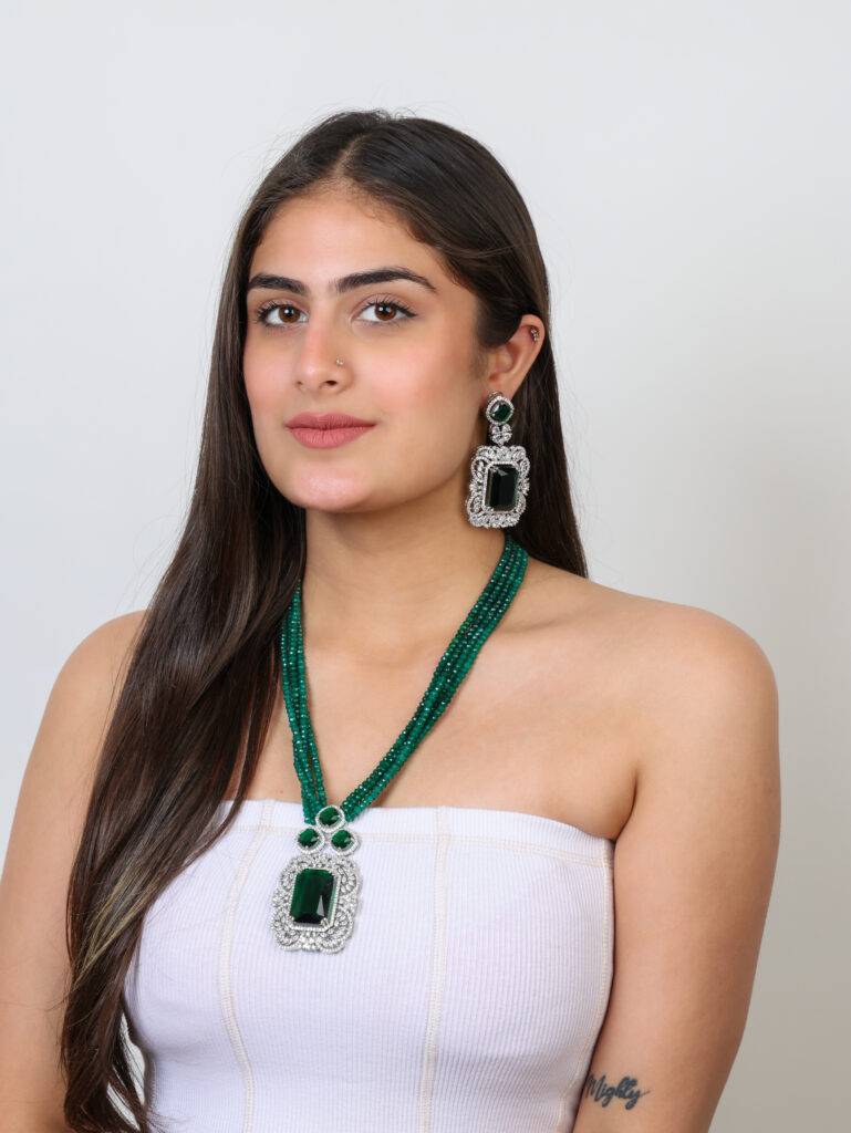 Dark Gleam Pendant Set