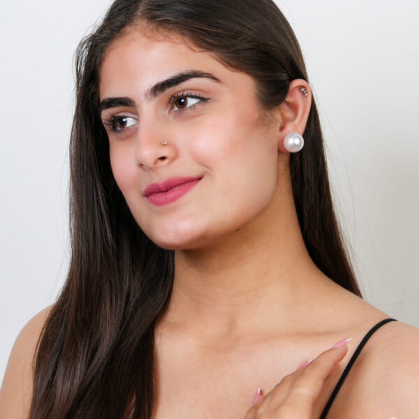 pearl studs